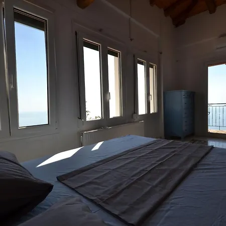 Lefkada Sunset Villa *