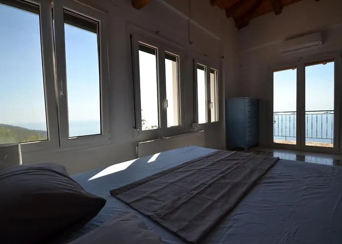 Lefkada Sunset Villa *